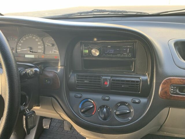 Серый Шевроле Такума, объемом двигателя 2 л и пробегом 220 тыс. км за 3400 $, фото 13 на Automoto.ua