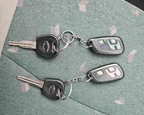 Серый Шевроле Такума, объемом двигателя 2 л и пробегом 175 тыс. км за 2300 $, фото 33 на Automoto.ua