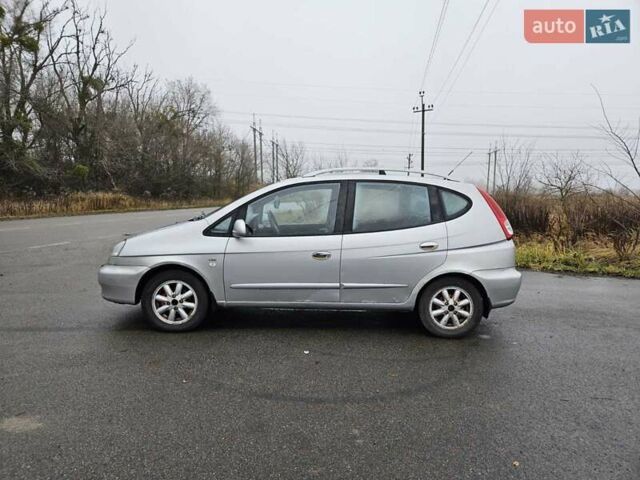 Серый Шевроле Такума, объемом двигателя 2 л и пробегом 175 тыс. км за 2300 $, фото 1 на Automoto.ua