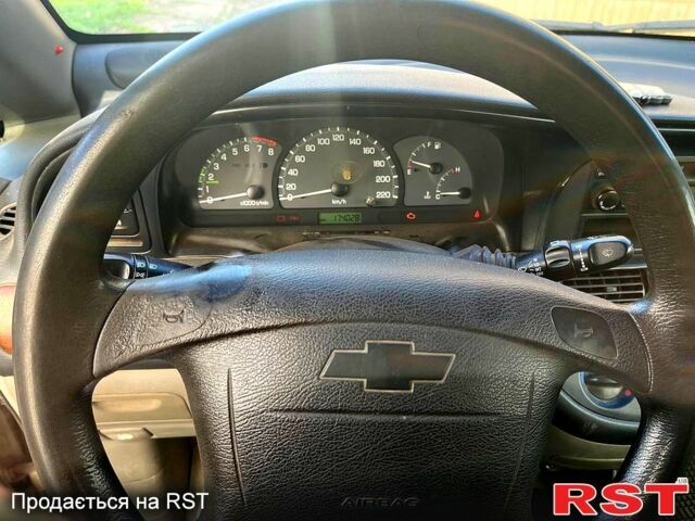 Серый Шевроле Такума, объемом двигателя 2 л и пробегом 174 тыс. км за 1800 $, фото 1 на Automoto.ua