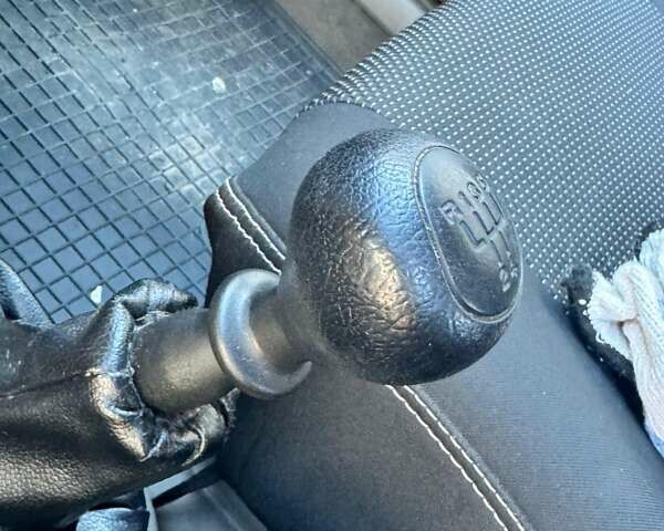 Сірий Шевроле Такума, об'ємом двигуна 2 л та пробігом 150 тис. км за 4200 $, фото 13 на Automoto.ua