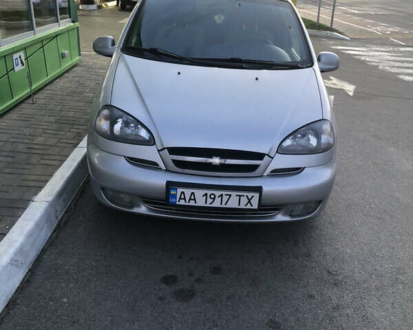 Серый Шевроле Такума, объемом двигателя 2 л и пробегом 208 тыс. км за 2200 $, фото 1 на Automoto.ua