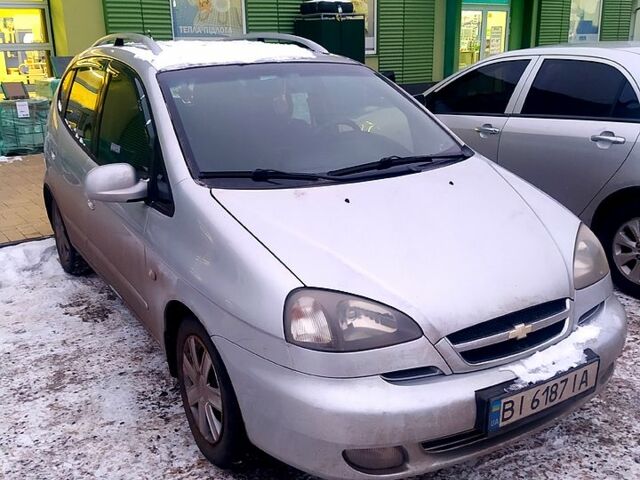 Серый Шевроле Такума, объемом двигателя 2 л и пробегом 1330 тыс. км за 4500 $, фото 2 на Automoto.ua