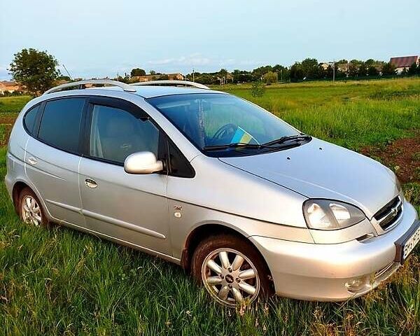 Серый Шевроле Такума, объемом двигателя 2 л и пробегом 173 тыс. км за 4900 $, фото 1 на Automoto.ua