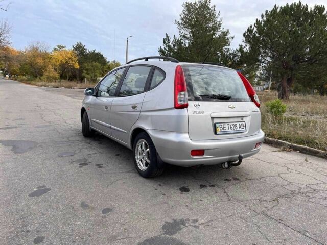 Серый Шевроле Такума, объемом двигателя 2 л и пробегом 280 тыс. км за 3500 $, фото 3 на Automoto.ua