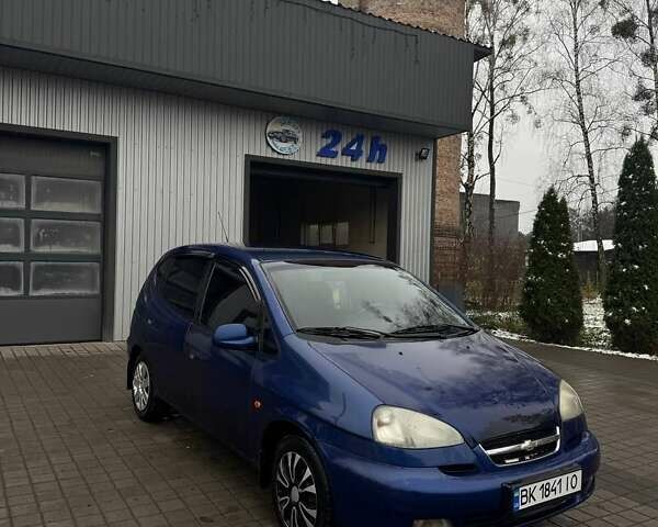 Синий Шевроле Такума, объемом двигателя 1.6 л и пробегом 300 тыс. км за 1700 $, фото 2 на Automoto.ua