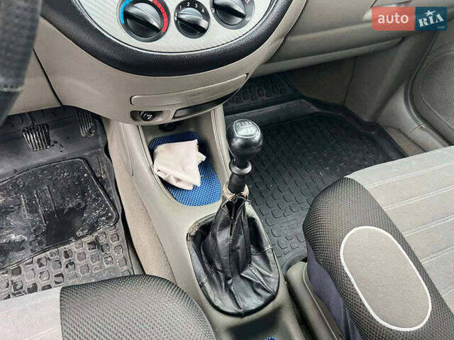 Синий Шевроле Такума, объемом двигателя 1.6 л и пробегом 378 тыс. км за 2940 $, фото 26 на Automoto.ua