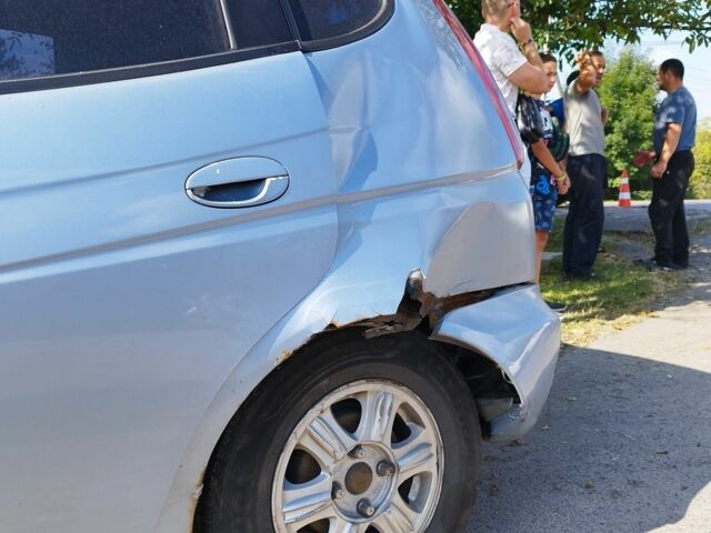 Синий Шевроле Такума, объемом двигателя 1.6 л и пробегом 292 тыс. км за 650 $, фото 4 на Automoto.ua