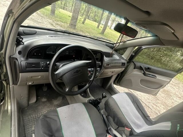 Зеленый Шевроле Такума, объемом двигателя 1.5 л и пробегом 135 тыс. км за 3800 $, фото 3 на Automoto.ua