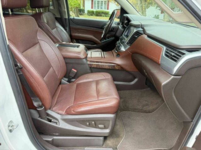 Белый Шевроле Тахо, объемом двигателя 5.3 л и пробегом 57 тыс. км за 5900 $, фото 8 на Automoto.ua