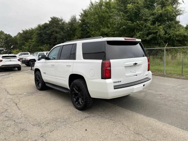 Шевроле Тахо 2018 в Одессе на Automoto.ua Белый Шевроле Тахо, объемом двигателя 6.2 л и пробегом 43 тыс. км за 13000 $, фото 4 на Automoto.ua