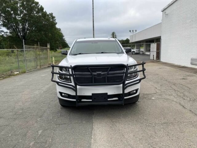 Шевроле Тахо 2018 в Одессе на Automoto.ua Белый Шевроле Тахо, объемом двигателя 6.2 л и пробегом 43 тыс. км за 13000 $, фото 1 на Automoto.ua