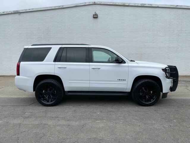 Шевроле Тахо 2018 в Одессе на Automoto.ua Белый Шевроле Тахо, объемом двигателя 6.2 л и пробегом 43 тыс. км за 13000 $, фото 7 на Automoto.ua