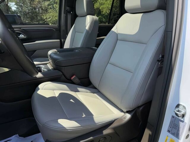 Білий Шевроле Тахо, об'ємом двигуна 5.3 л та пробігом 12 тис. км за 38000 $, фото 7 на Automoto.ua