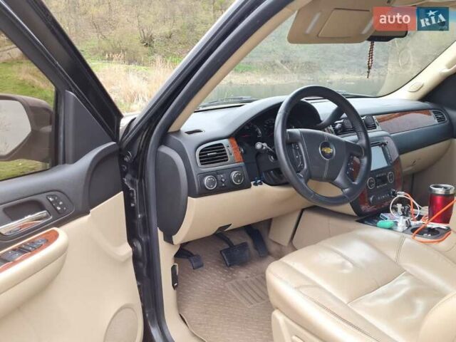 Черный Шевроле Тахо, объемом двигателя 5.3 л и пробегом 194 тыс. км за 16100 $, фото 8 на Automoto.ua