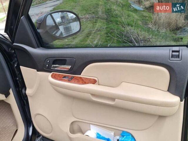 Черный Шевроле Тахо, объемом двигателя 5.3 л и пробегом 194 тыс. км за 16100 $, фото 13 на Automoto.ua