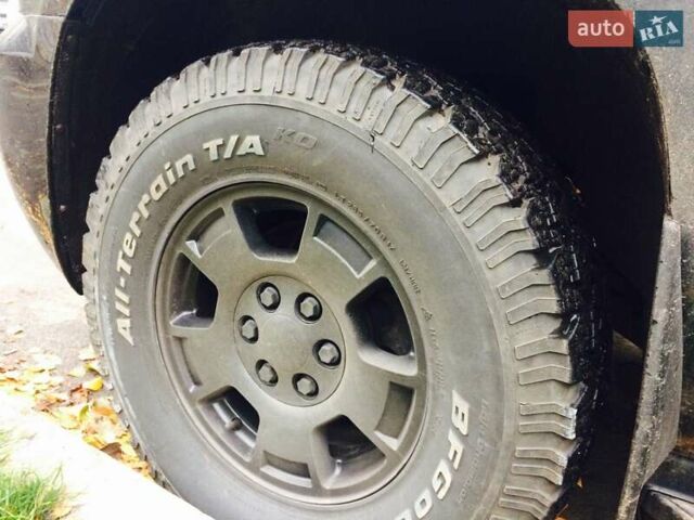 Черный Шевроле Тахо, объемом двигателя 5.3 л и пробегом 194 тыс. км за 16100 $, фото 21 на Automoto.ua