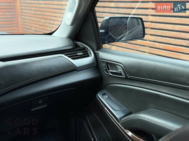 Черный Шевроле Тахо, объемом двигателя 5.33 л и пробегом 253 тыс. км за 34500 $, фото 21 на Automoto.ua