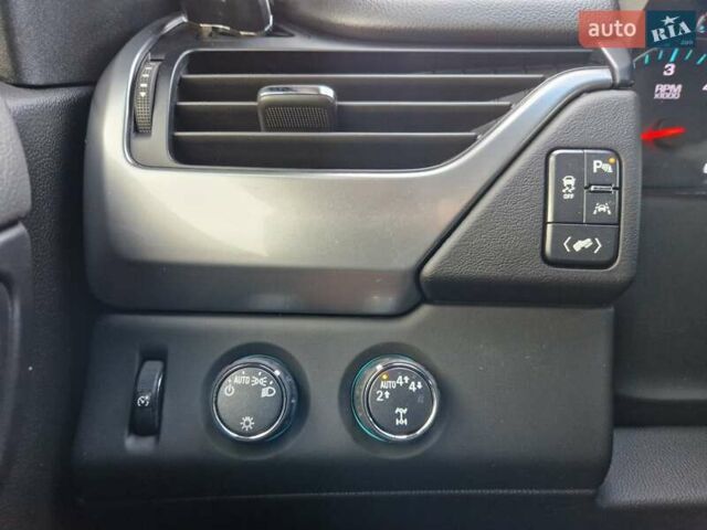 Чорний Шевроле Тахо, об'ємом двигуна 5.3 л та пробігом 92 тис. км за 39999 $, фото 14 на Automoto.ua