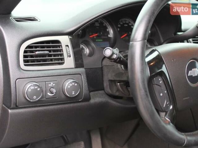 Шевроле Тахо, объемом двигателя 6 л и пробегом 310 тыс. км за 14800 $, фото 21 на Automoto.ua