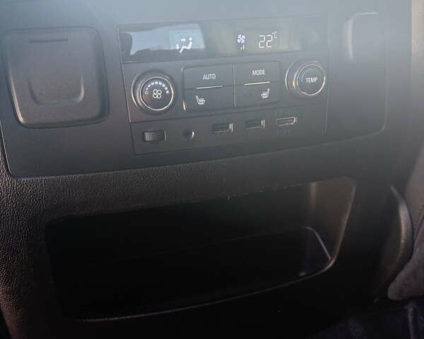 Серый Шевроле Тахо, объемом двигателя 6.16 л и пробегом 100 тыс. км за 42000 $, фото 12 на Automoto.ua