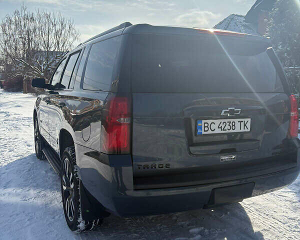 Серый Шевроле Тахо, объемом двигателя 6.16 л и пробегом 100 тыс. км за 42000 $, фото 2 на Automoto.ua