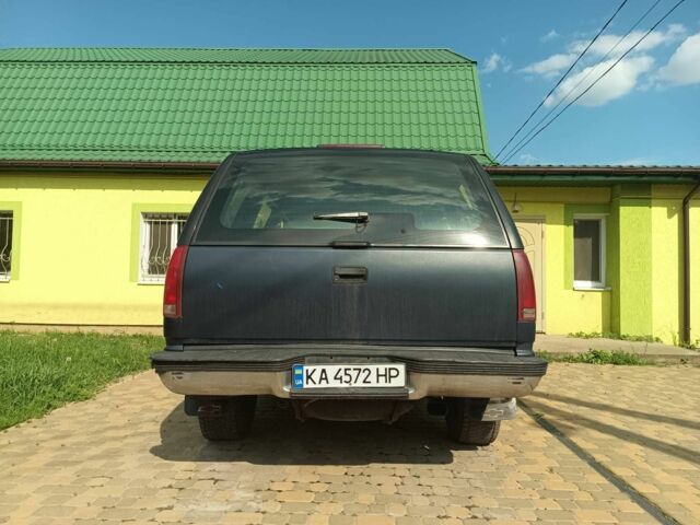 Синий Шевроле Тахо, объемом двигателя 5.7 л и пробегом 430 тыс. км за 5000 $, фото 1 на Automoto.ua