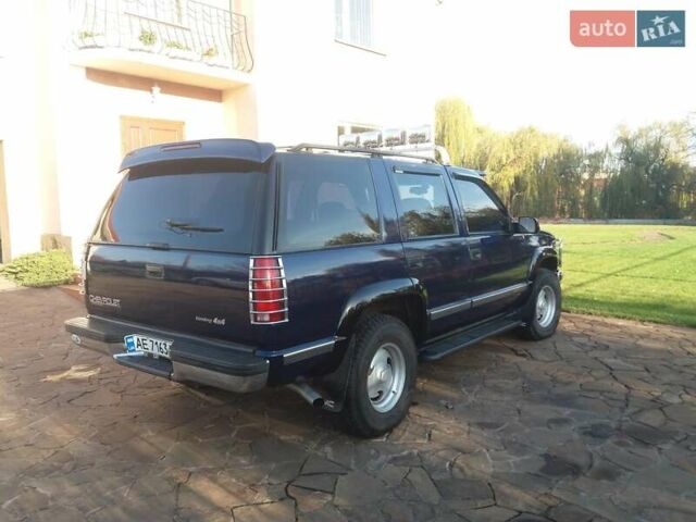 Синий Шевроле Тахо, объемом двигателя 5.7 л и пробегом 250 тыс. км за 13000 $, фото 2 на Automoto.ua
