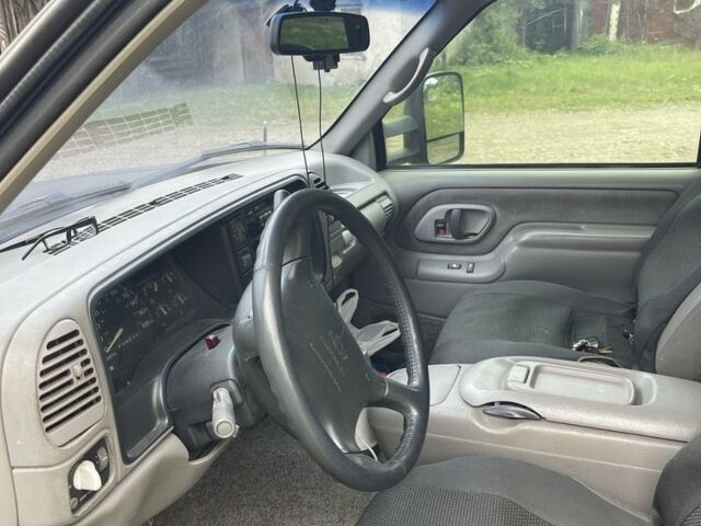 Зеленый Шевроле Тахо, объемом двигателя 5.7 л и пробегом 350 тыс. км за 6300 $, фото 4 на Automoto.ua