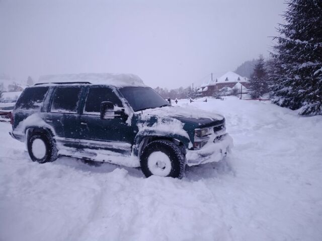 Зеленый Шевроле Тахо, объемом двигателя 5.7 л и пробегом 350 тыс. км за 6300 $, фото 11 на Automoto.ua