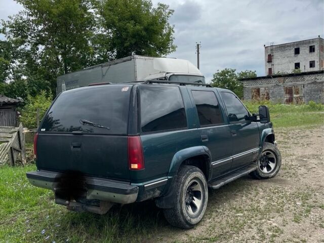 Зеленый Шевроле Тахо, объемом двигателя 5.7 л и пробегом 350 тыс. км за 6300 $, фото 1 на Automoto.ua