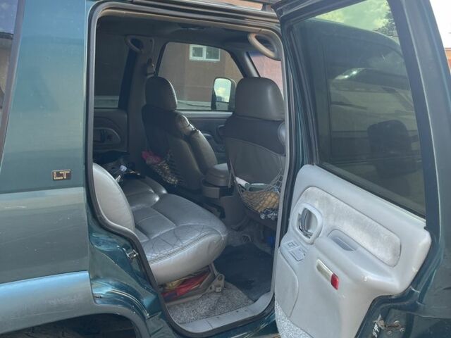 Зеленый Шевроле Тахо, объемом двигателя 5.7 л и пробегом 350 тыс. км за 6300 $, фото 10 на Automoto.ua