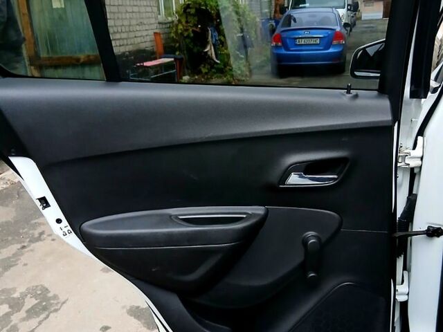 Білий Шевроле Трекер, об'ємом двигуна 1.8 л та пробігом 198 тис. км за 9000 $, фото 11 на Automoto.ua