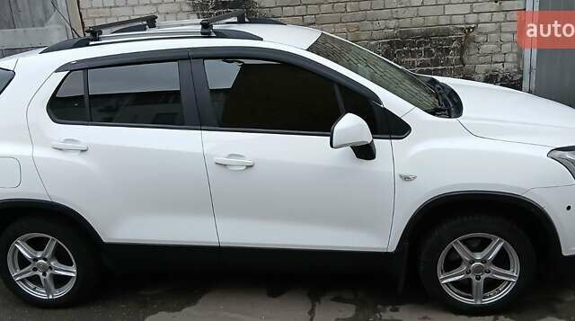 Білий Шевроле Трекер, об'ємом двигуна 1.8 л та пробігом 198 тис. км за 8500 $, фото 1 на Automoto.ua