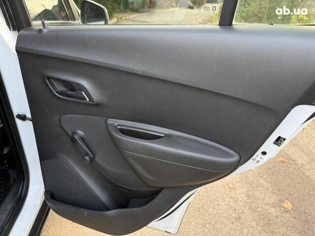 Белый Шевроле Трекер, объемом двигателя 1.8 л и пробегом 199 тыс. км за 8990 $, фото 20 на Automoto.ua