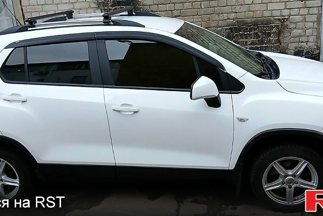 Білий Шевроле Трекер, об'ємом двигуна 1.8 л та пробігом 198 тис. км за 9000 $, фото 1 на Automoto.ua