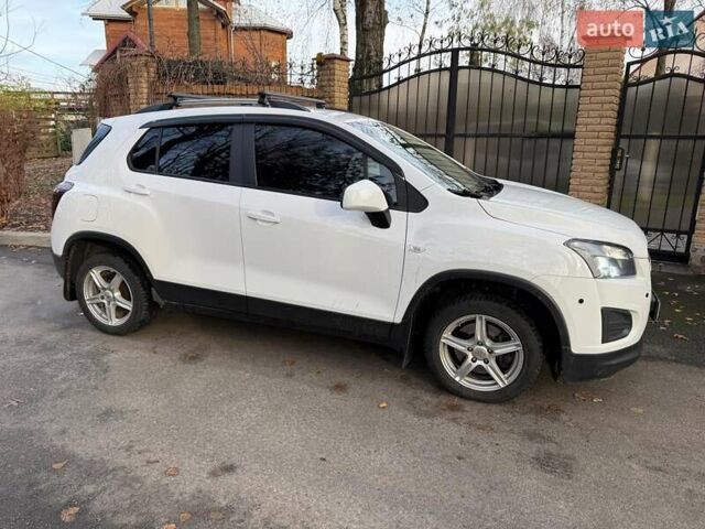 Белый Шевроле Трекер, объемом двигателя 1.8 л и пробегом 199 тыс. км за 8990 $, фото 1 на Automoto.ua