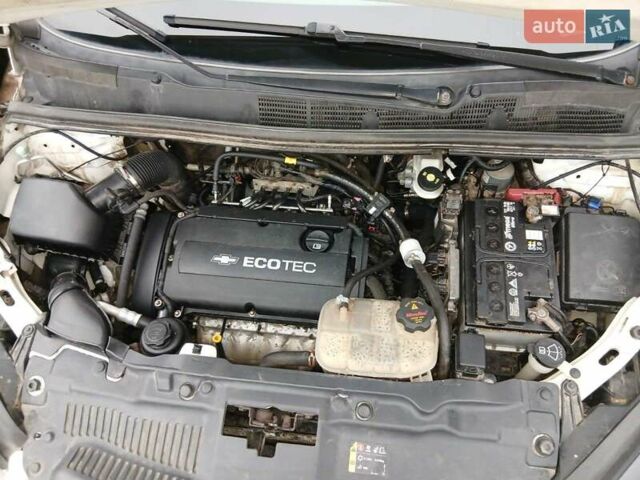 Білий Шевроле Трекер, об'ємом двигуна 1.8 л та пробігом 198 тис. км за 8500 $, фото 4 на Automoto.ua