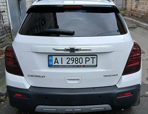 Білий Шевроле Трекер, об'ємом двигуна 1.8 л та пробігом 198 тис. км за 8500 $, фото 3 на Automoto.ua