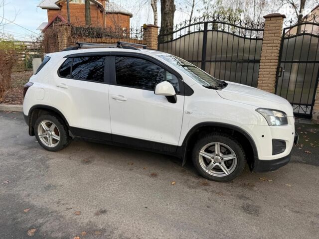 Белый Шевроле Трекер, объемом двигателя 1.8 л и пробегом 199 тыс. км за 8990 $, фото 3 на Automoto.ua