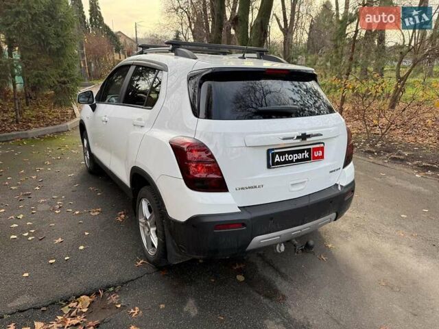 Белый Шевроле Трекер, объемом двигателя 1.8 л и пробегом 199 тыс. км за 8990 $, фото 6 на Automoto.ua