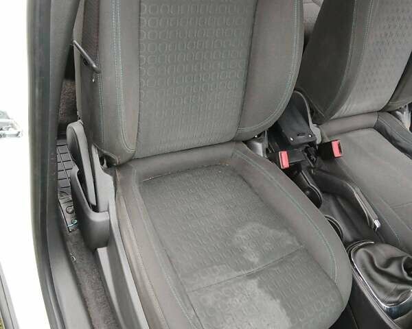 Білий Шевроле Трекер, об'ємом двигуна 1.8 л та пробігом 198 тис. км за 8500 $, фото 9 на Automoto.ua