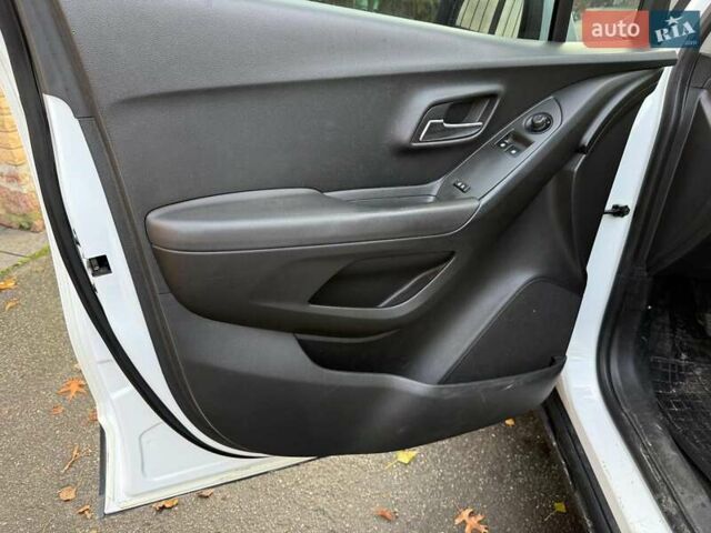 Белый Шевроле Трекер, объемом двигателя 1.8 л и пробегом 199 тыс. км за 8990 $, фото 11 на Automoto.ua