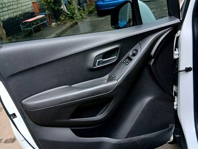 Білий Шевроле Трекер, об'ємом двигуна 1.8 л та пробігом 198 тис. км за 9000 $, фото 12 на Automoto.ua