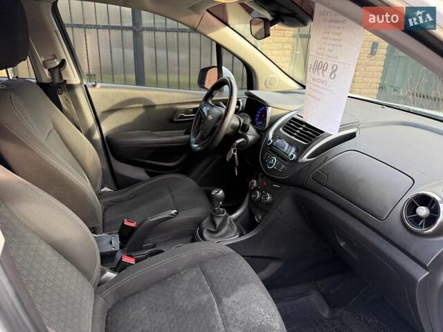 Белый Шевроле Трекер, объемом двигателя 1.8 л и пробегом 199 тыс. км за 8990 $, фото 23 на Automoto.ua