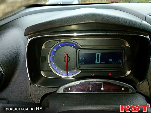 Білий Шевроле Трекер, об'ємом двигуна 1.8 л та пробігом 198 тис. км за 9000 $, фото 5 на Automoto.ua