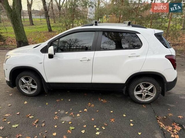 Белый Шевроле Трекер, объемом двигателя 1.8 л и пробегом 199 тыс. км за 8990 $, фото 7 на Automoto.ua