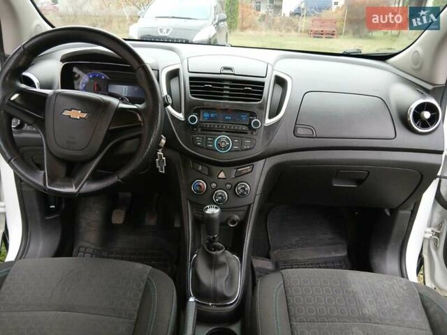 Білий Шевроле Трекер, об'ємом двигуна 1.8 л та пробігом 198 тис. км за 8500 $, фото 6 на Automoto.ua