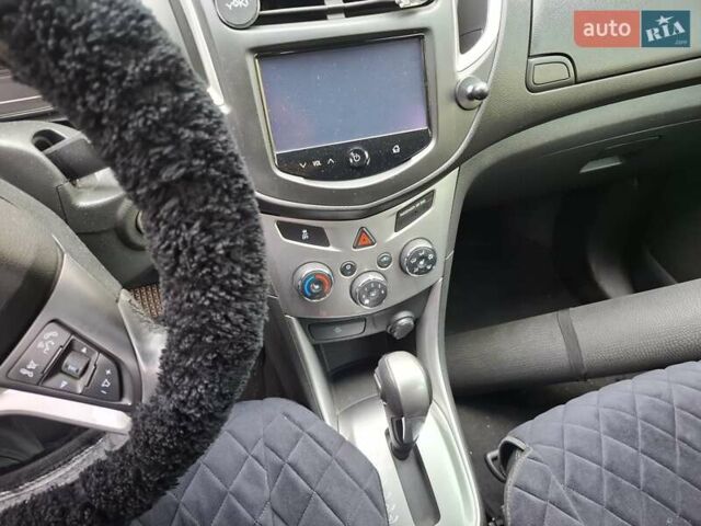 Шевроле Трекер 2014 в Долинской на Automoto.ua Белый Шевроле Трекер, объемом двигателя 1.8 л и пробегом 94 тыс. км за 11500 $, фото 7 на Automoto.ua