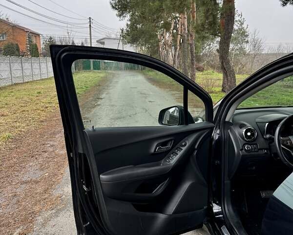 Черный Шевроле Трекер, объемом двигателя 1.8 л и пробегом 140 тыс. км за 8999 $, фото 27 на Automoto.ua